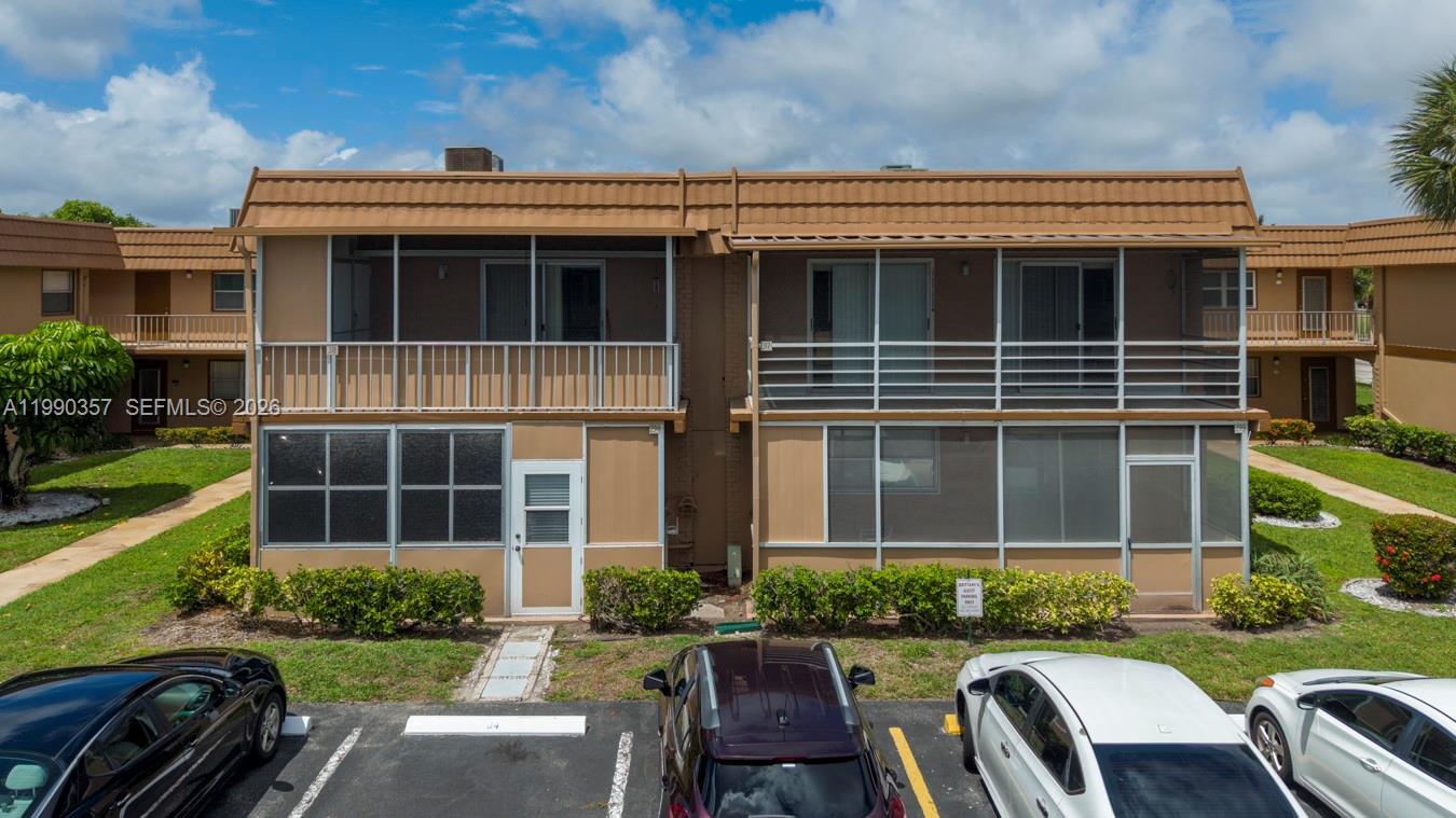 KINGS POINT BRITTANY COND - Residential