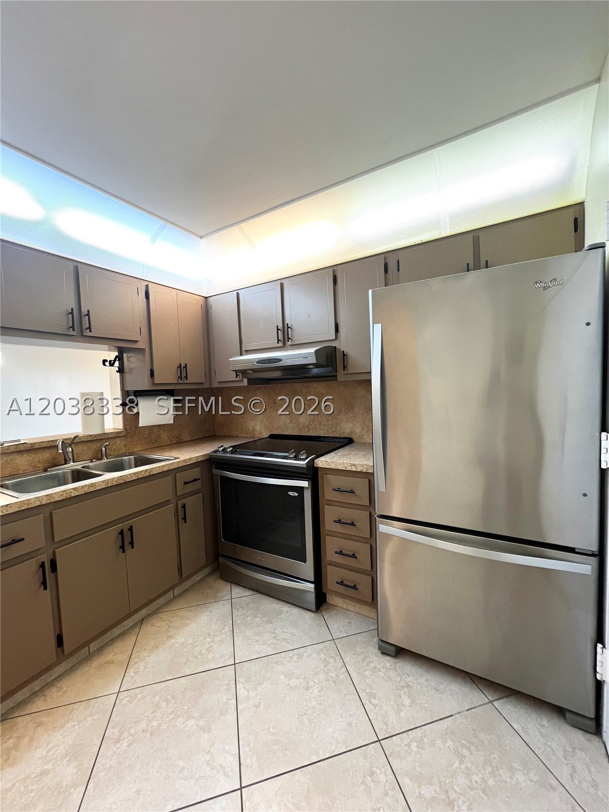 CAPRI GARDENS CONDO - Residential Lease