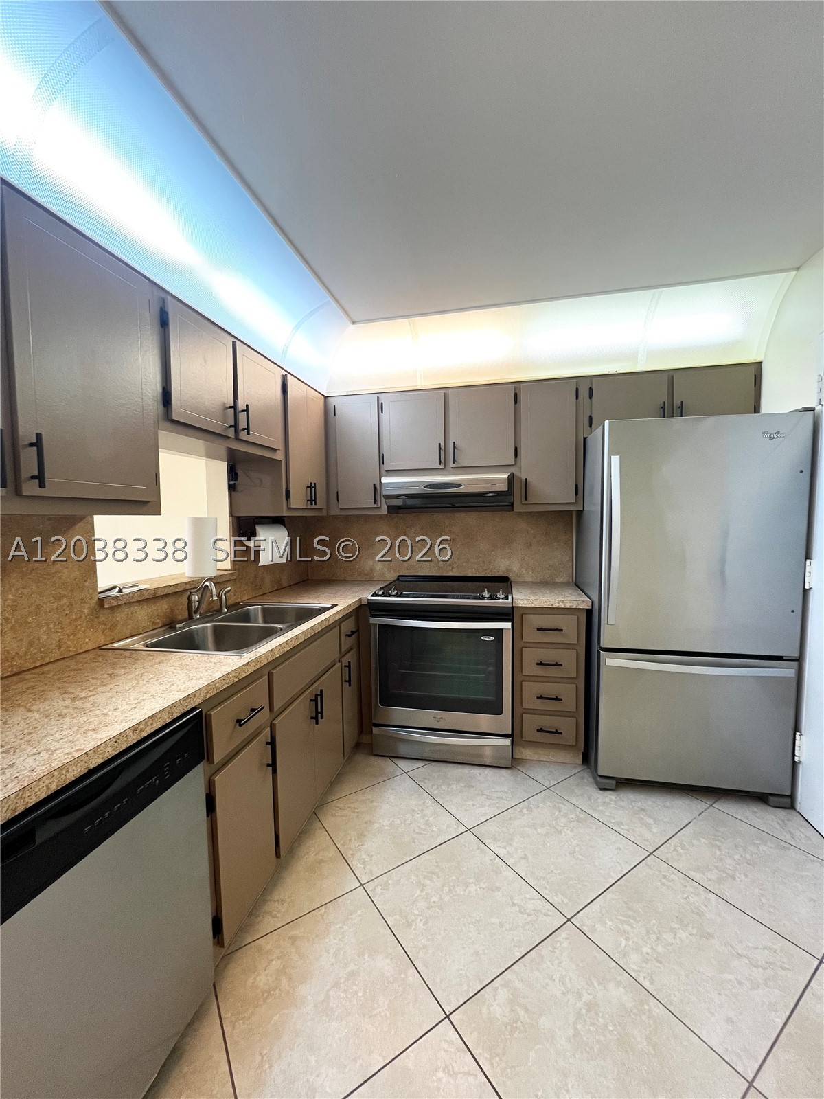 CAPRI GARDENS CONDO - Residential Lease