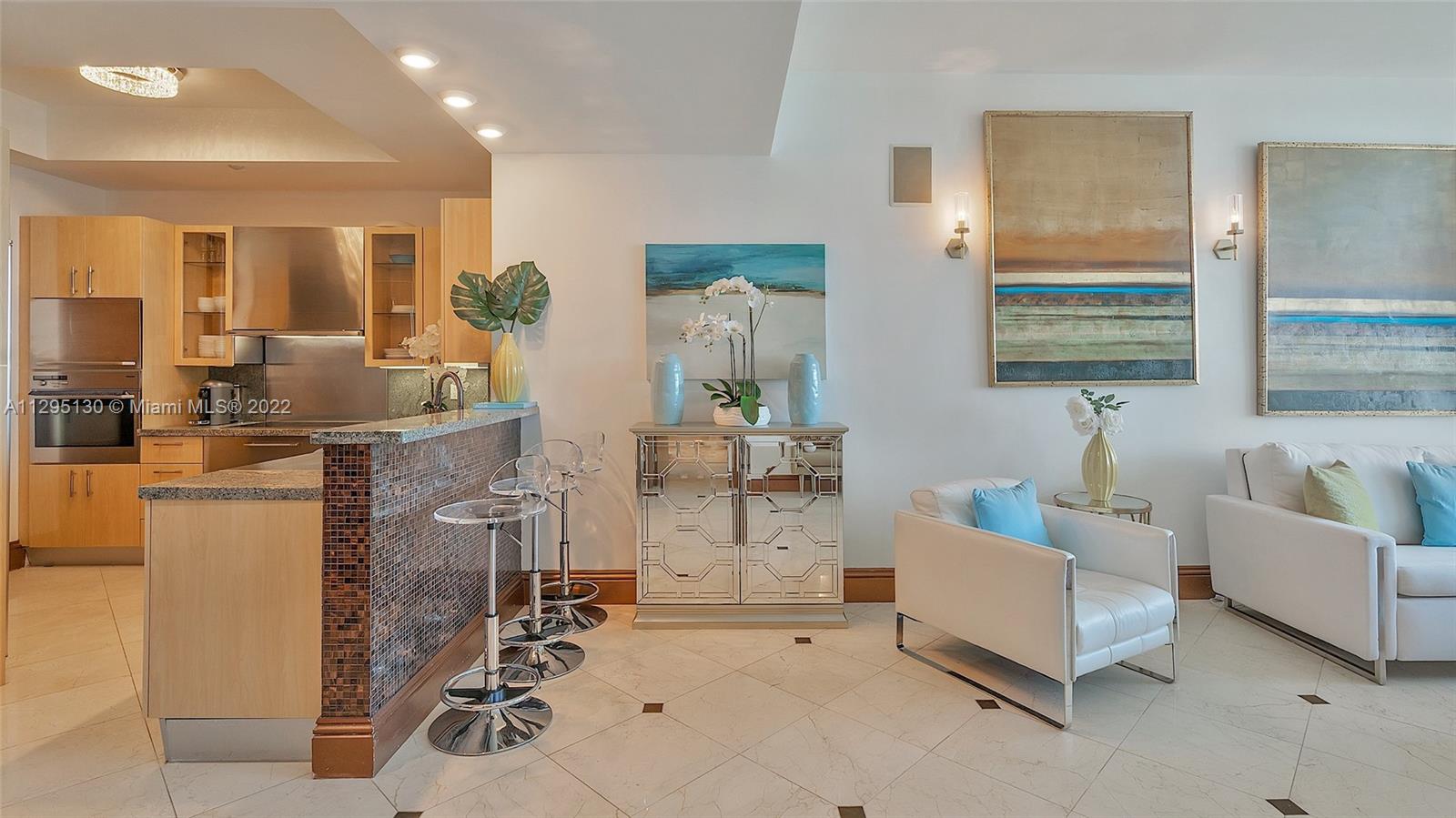 CONTINUUM ON SOUTH BEACH - Residential