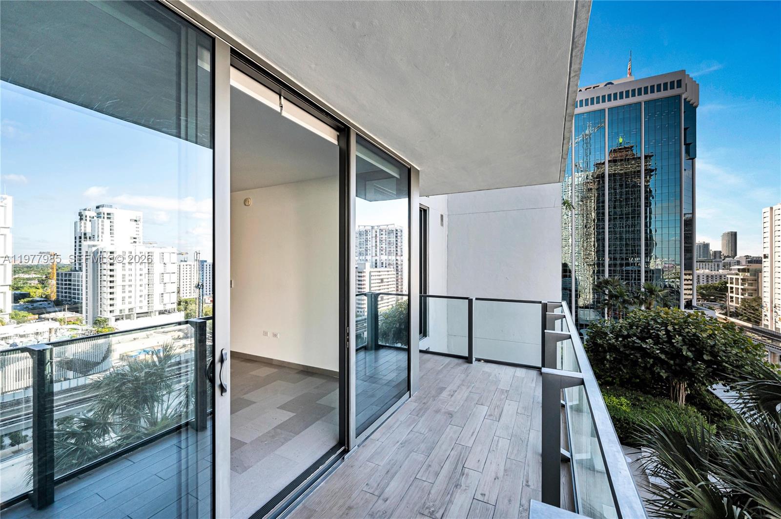 RISE CONDO - Residential