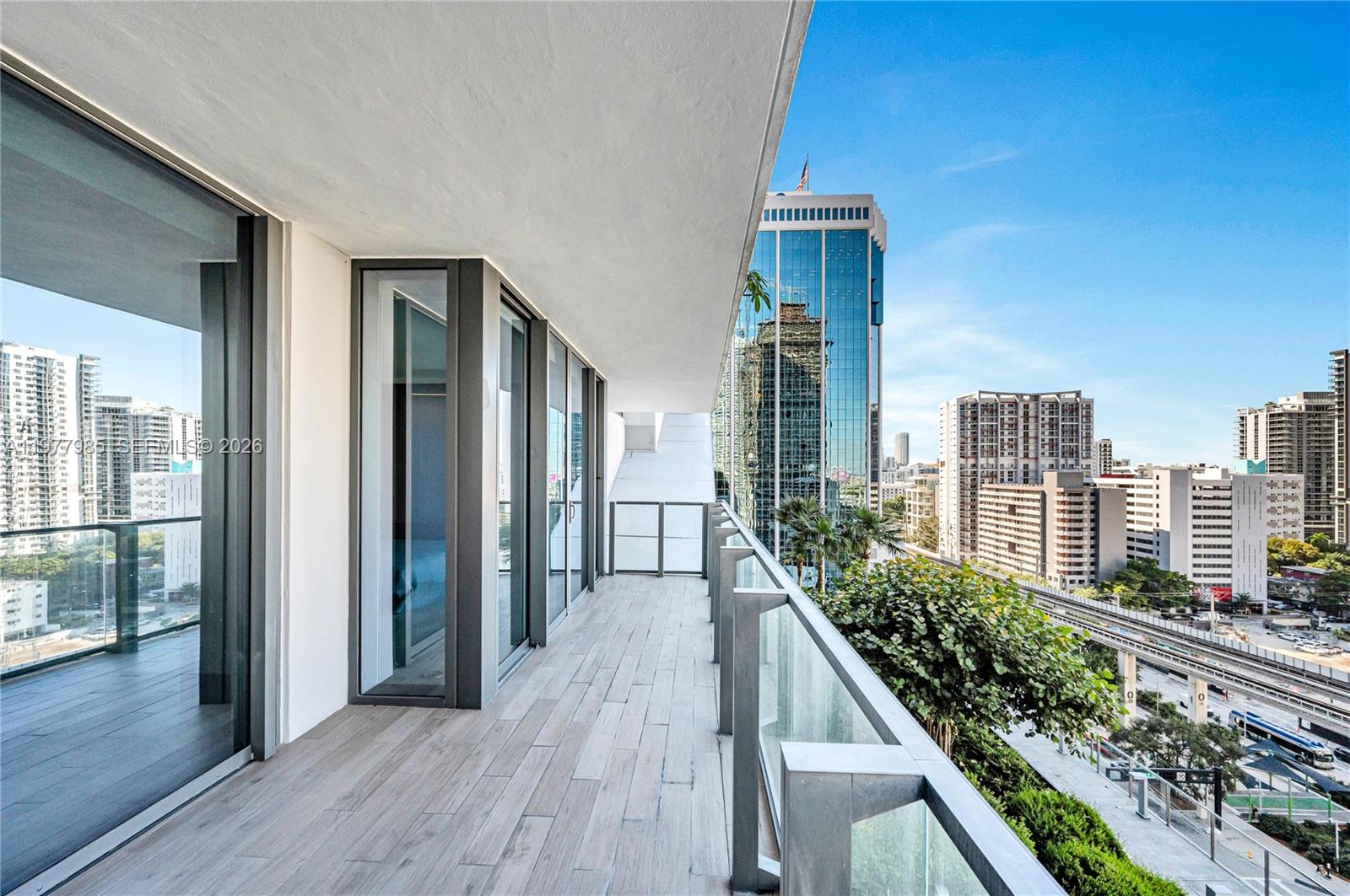 RISE CONDO - Residential