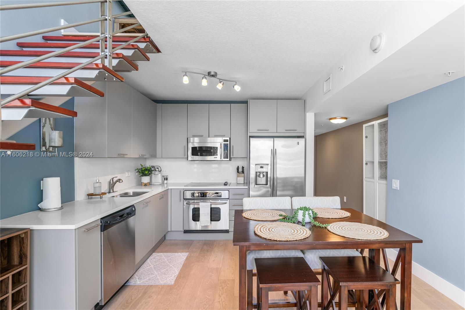 BRICKELL ON THE RIVER S T - Residential Lease