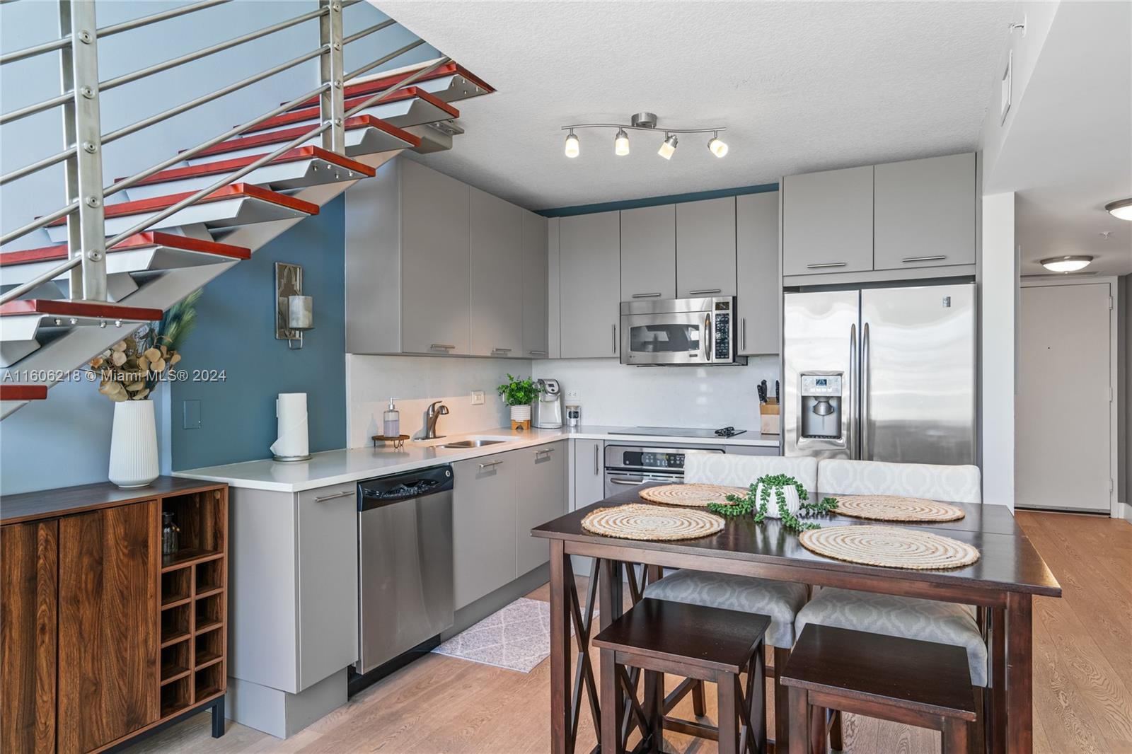 BRICKELL ON THE RIVER S T - Residential Lease