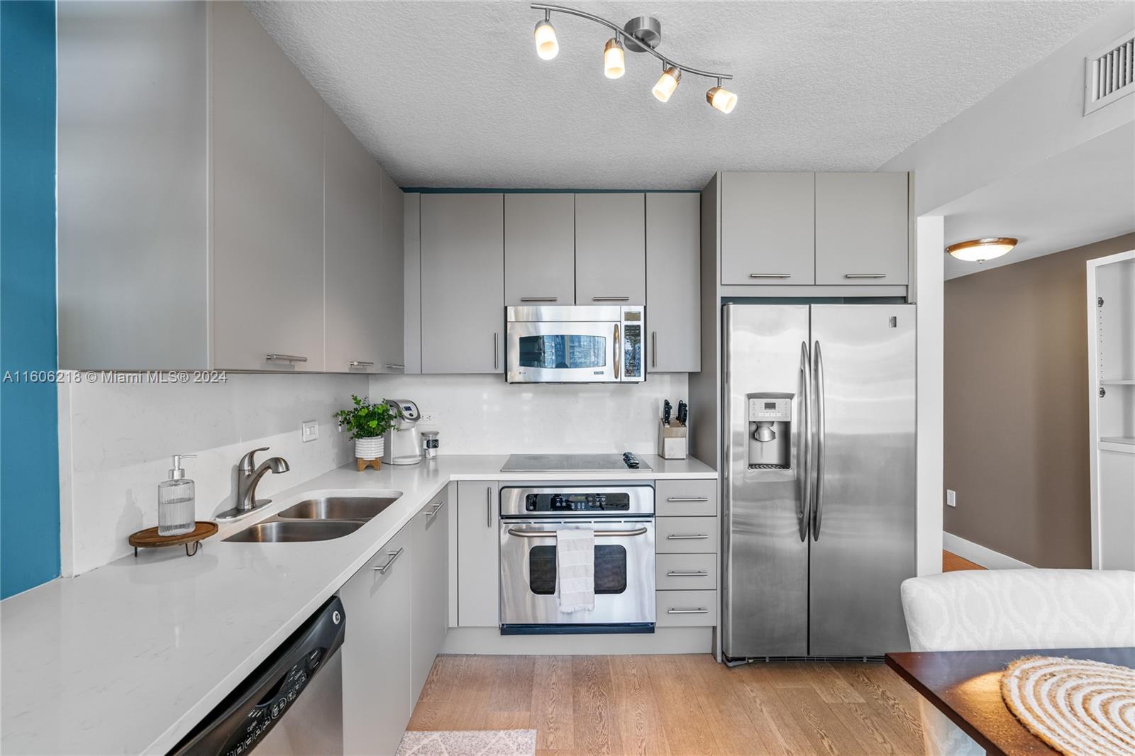 BRICKELL ON THE RIVER S T - Residential Lease