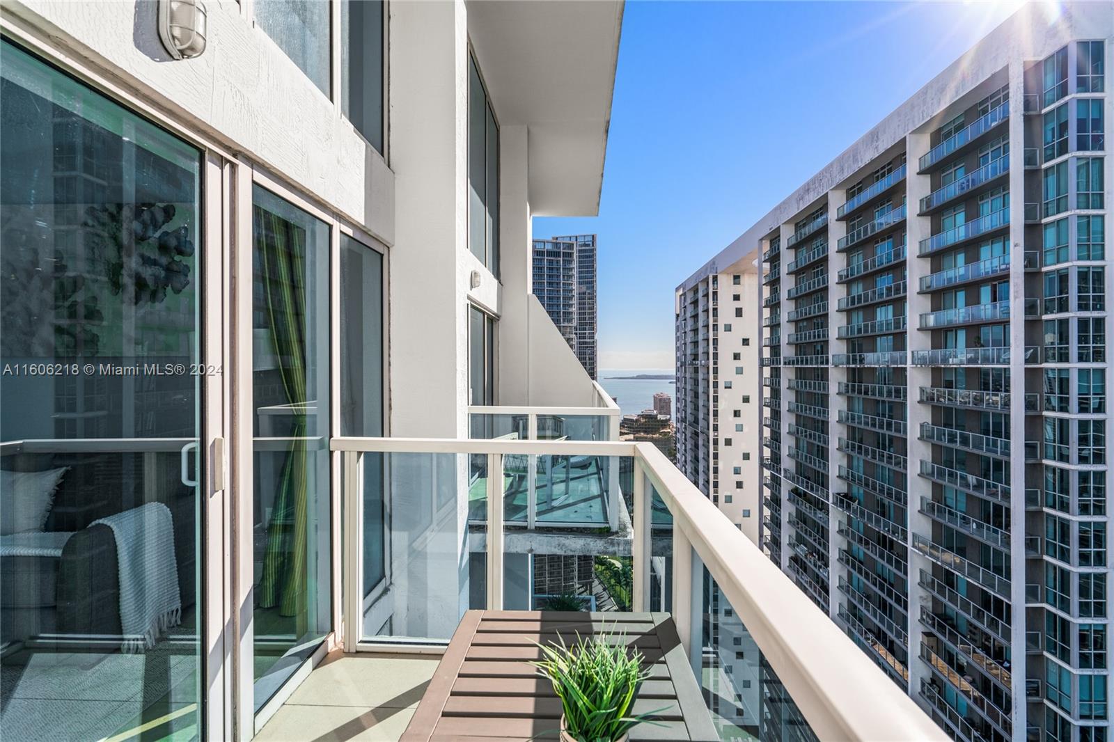 BRICKELL ON THE RIVER S T - Residential Lease