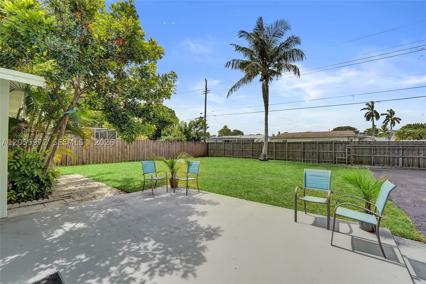 HOLLYWOOD HILLS - Residential