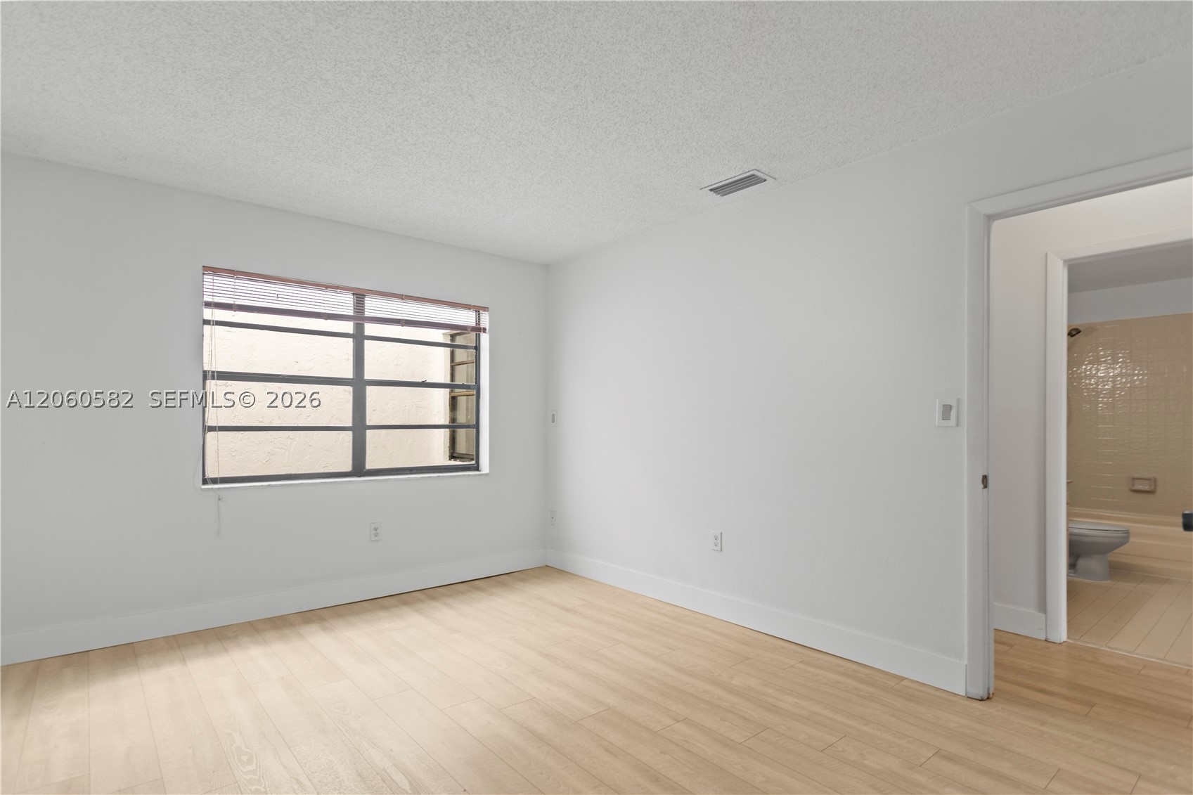 WOODS LANDING CONDO PH I - Residential
