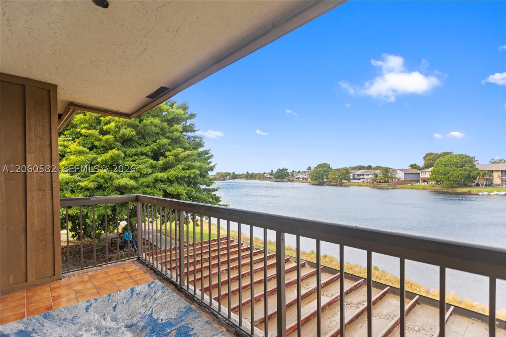 WOODS LANDING CONDO PH I - Residential