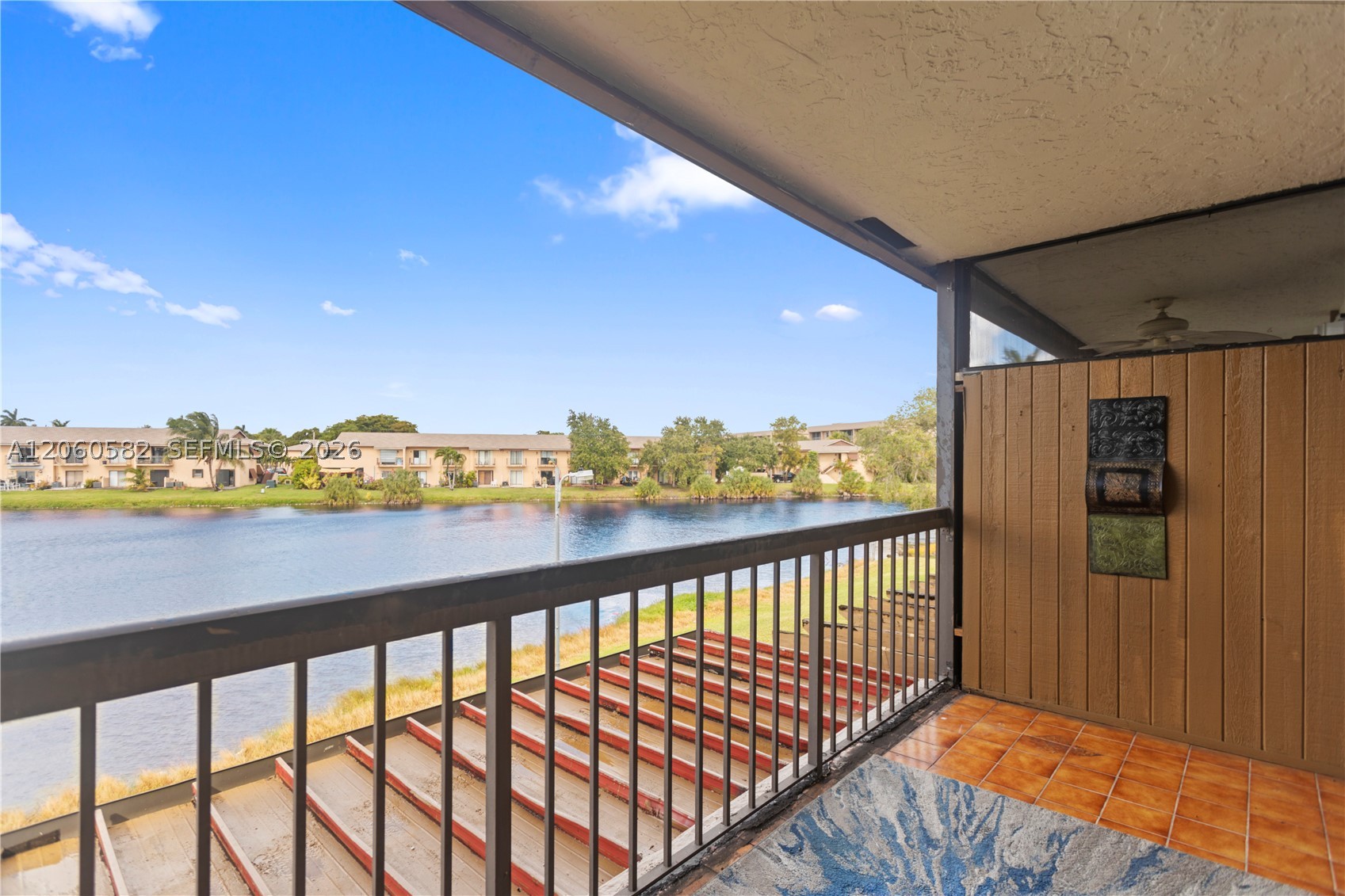 WOODS LANDING CONDO PH I - Residential