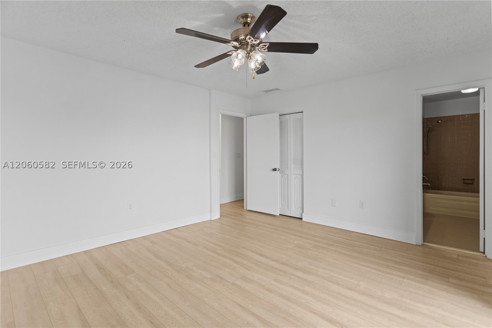 WOODS LANDING CONDO PH I - Residential