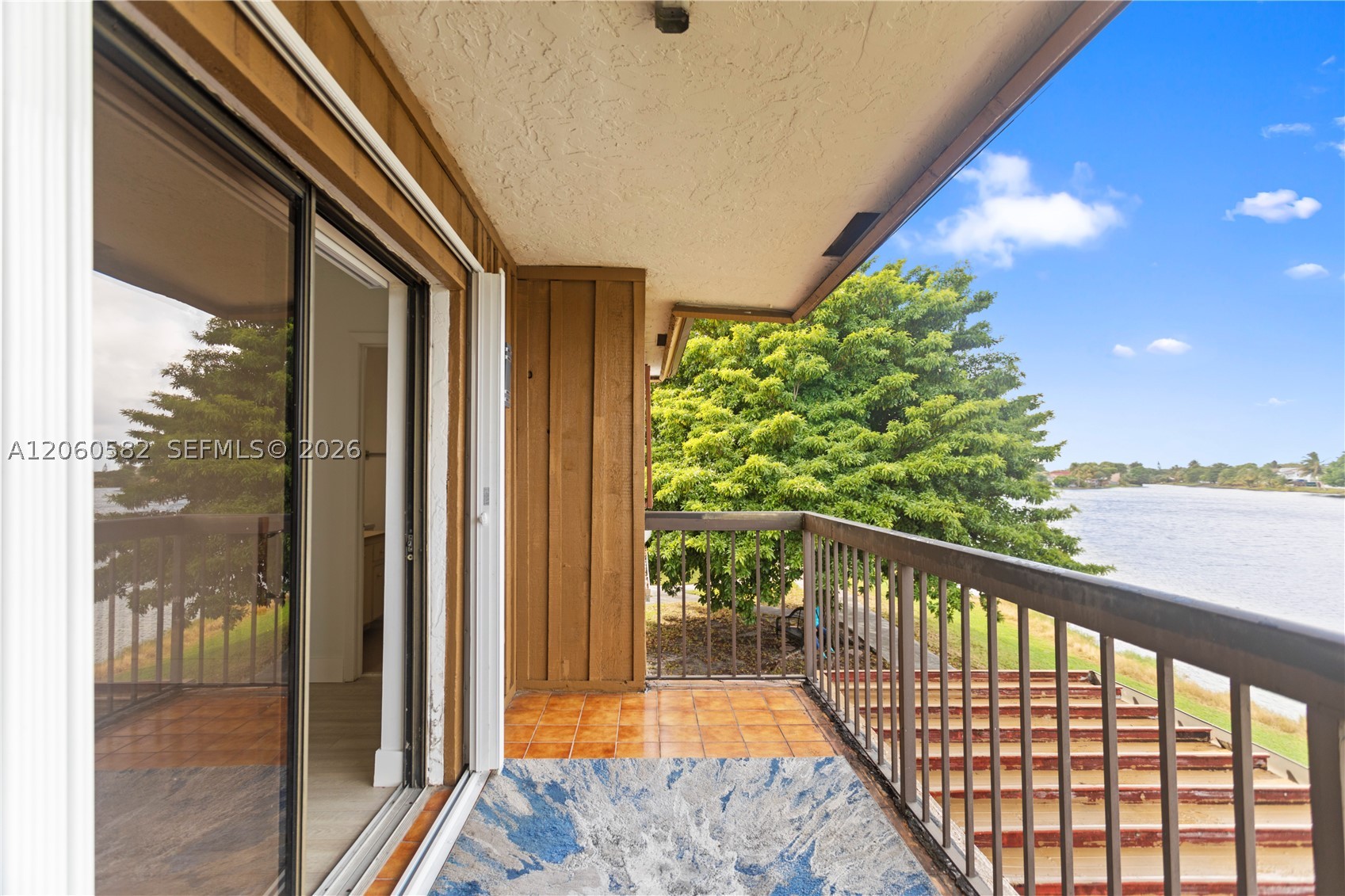 WOODS LANDING CONDO PH I - Residential