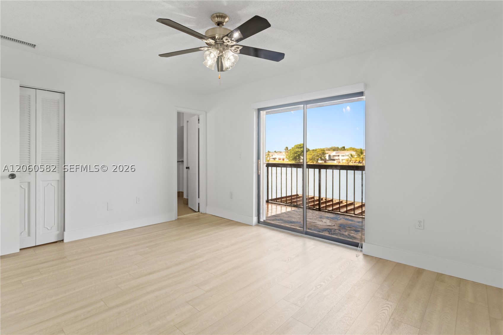 WOODS LANDING CONDO PH I - Residential