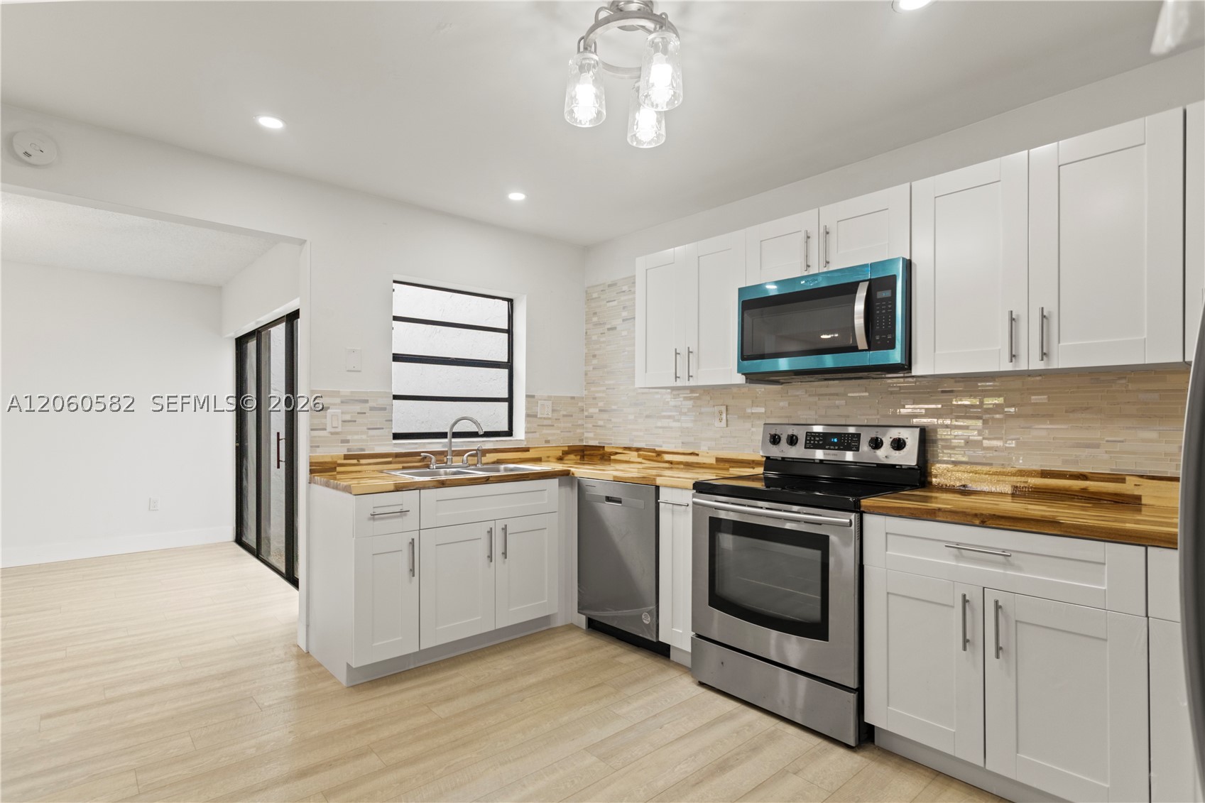 WOODS LANDING CONDO PH I - Residential