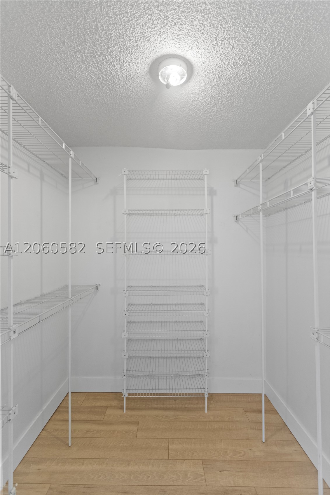 WOODS LANDING CONDO PH I - Residential