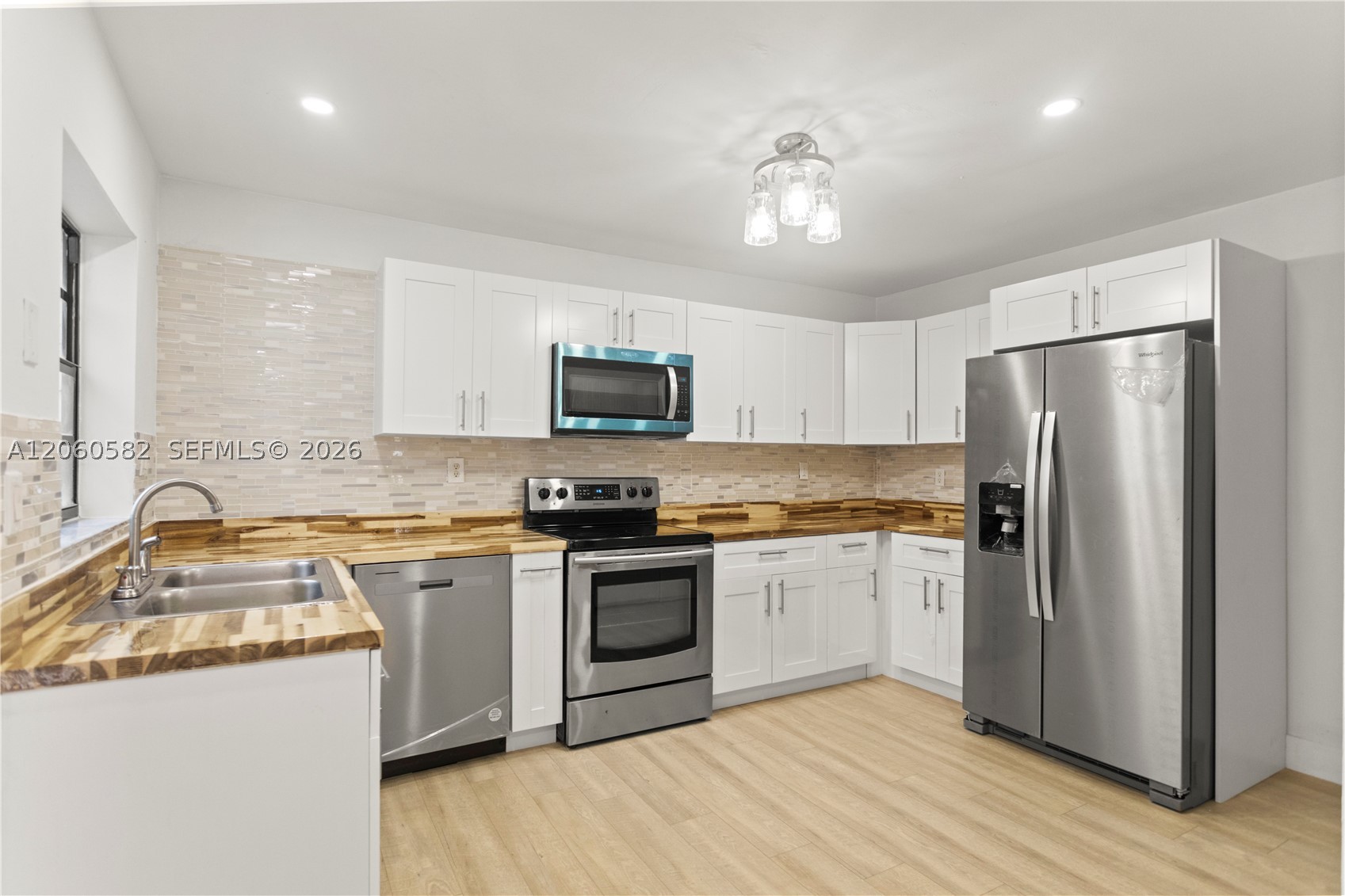 WOODS LANDING CONDO PH I - Residential