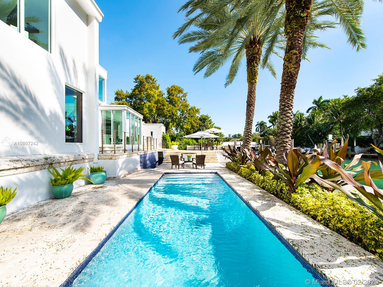 SUNSET ISLANDS-ISLAND NO - Residential
