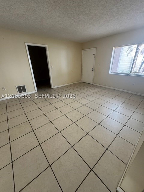 HORIZONS WEST CONDO #9 - Residential