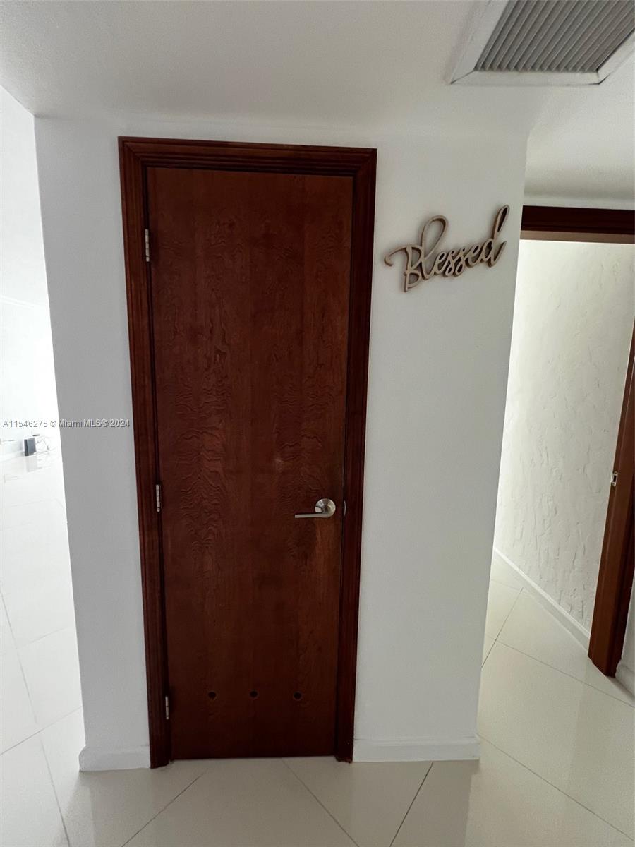 OCEANVIEW BUILDING B COND - Residential Lease