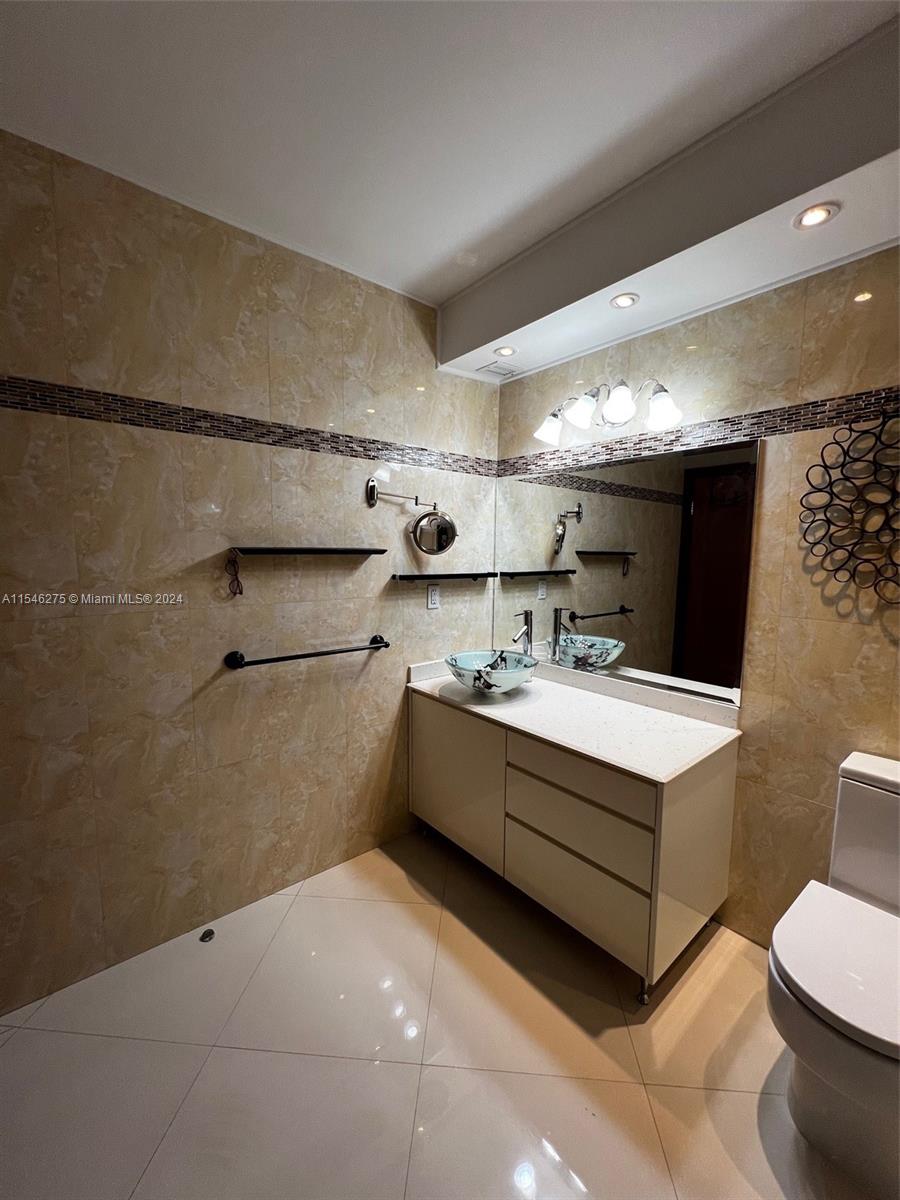 OCEANVIEW BUILDING B COND - Residential Lease