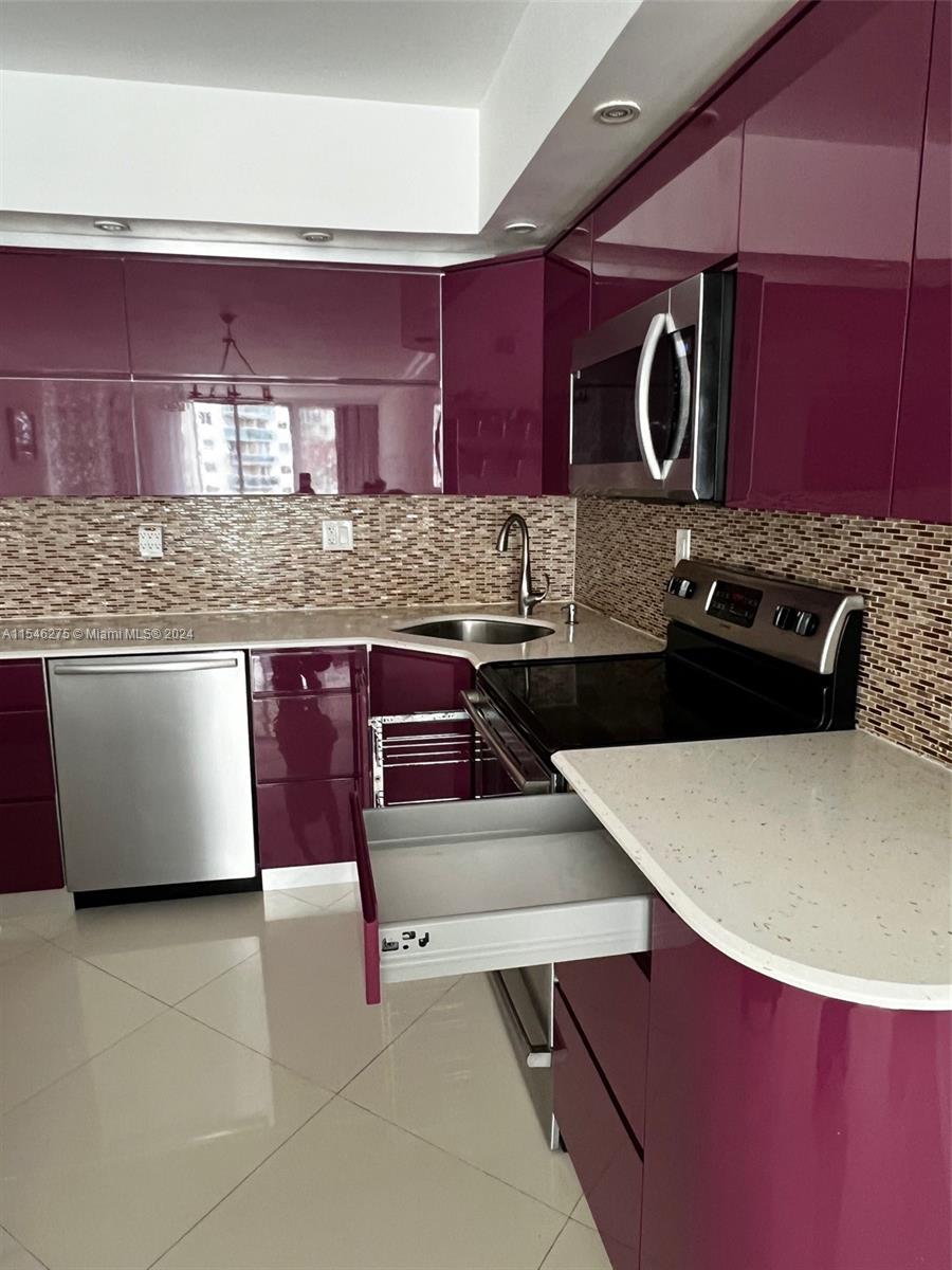OCEANVIEW BUILDING B COND - Residential Lease