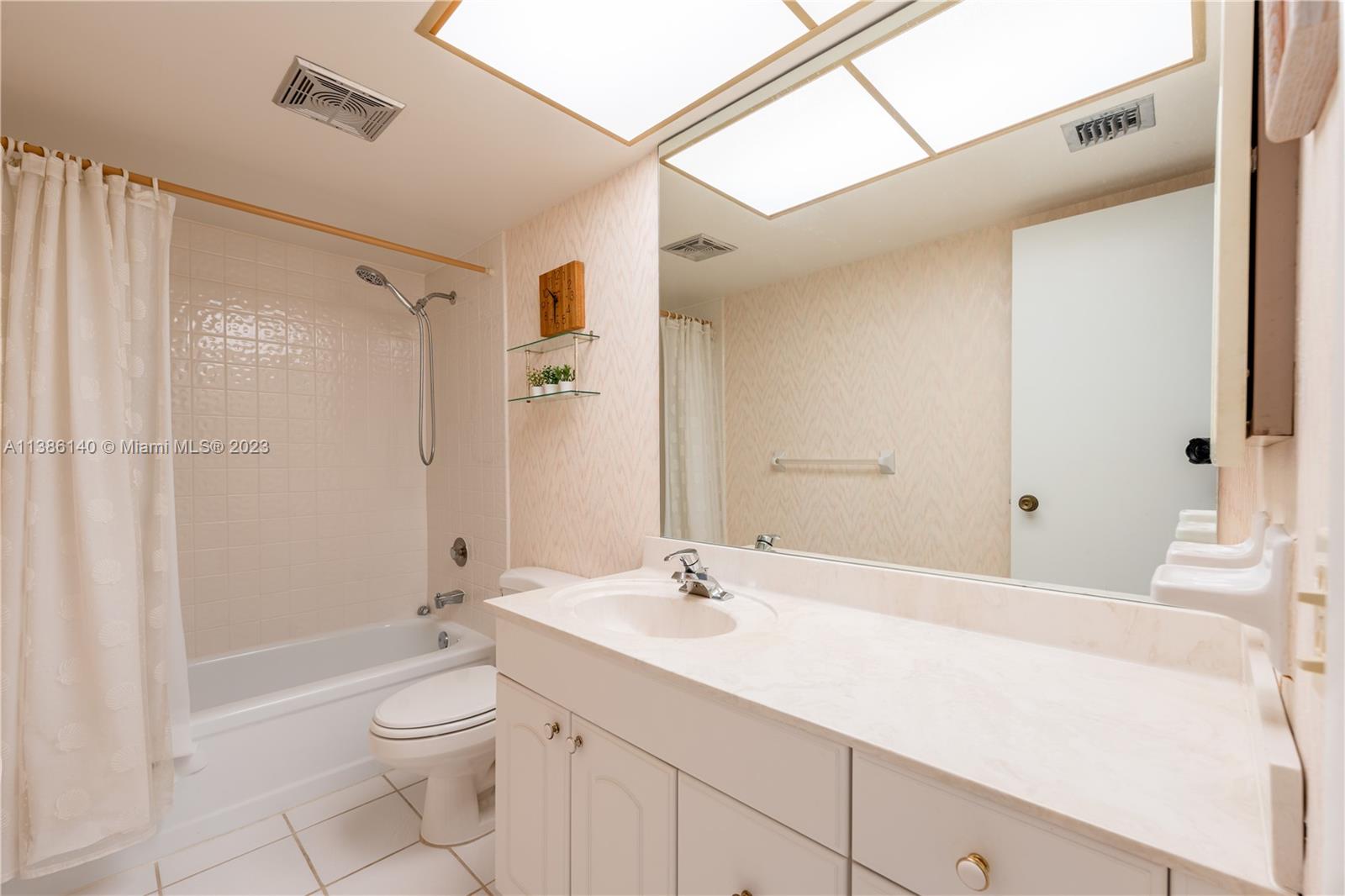 FRENCH QUARTER CONDOMINIU - Residential