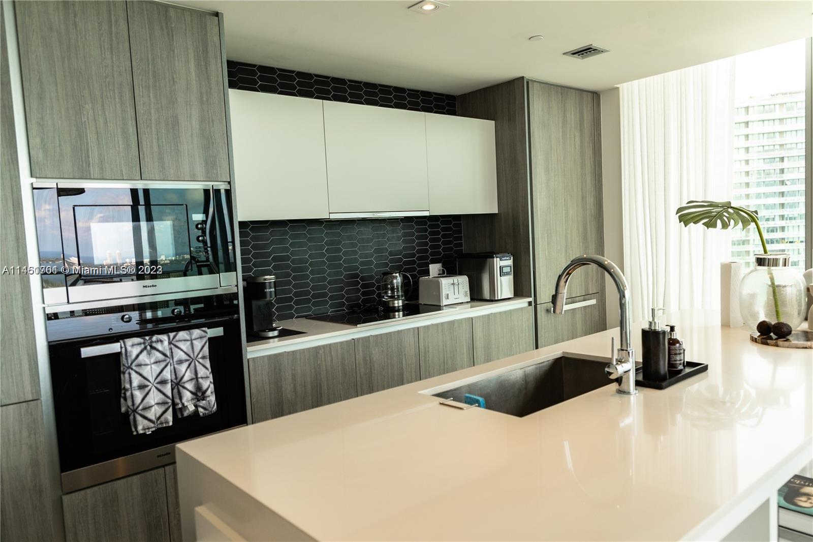 BISCAYNE BEACH CONDO - Residential Lease