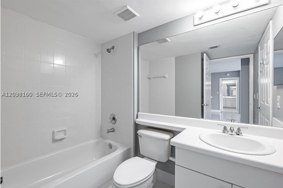 ROYAL GRAND CONDO - Residential Lease