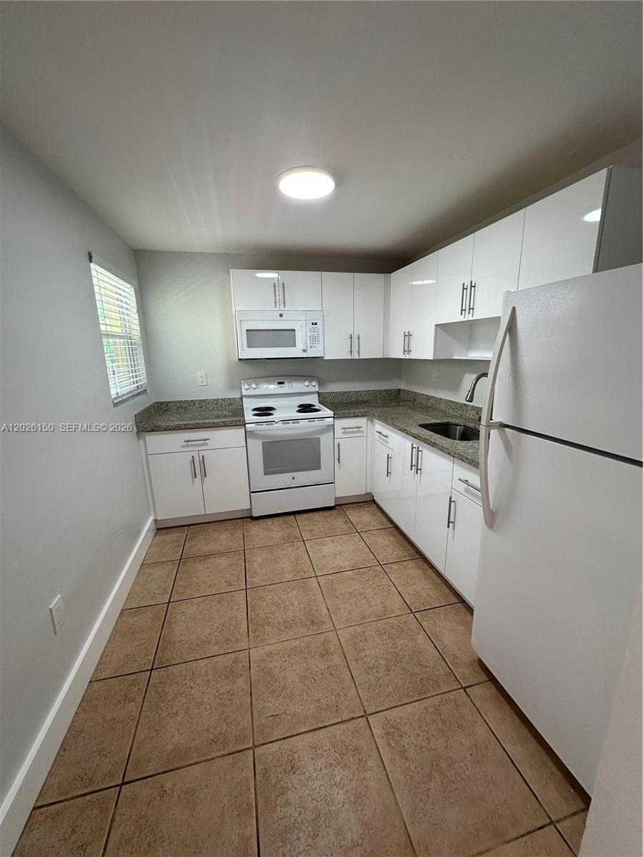 C GAB DOUGLAS SEC - Residential Lease