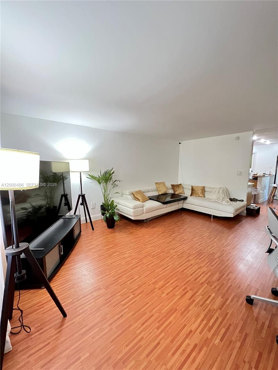 CUTLER CREEK VILLAGE COND - Residential