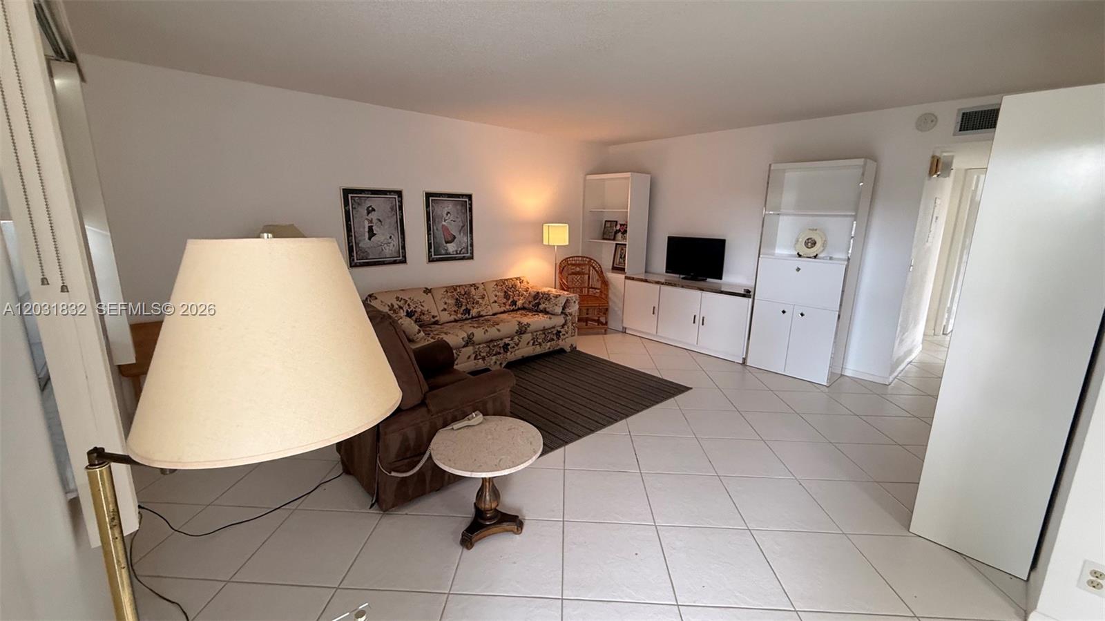 KINGS POINT PIEDMONT COND - Residential Lease