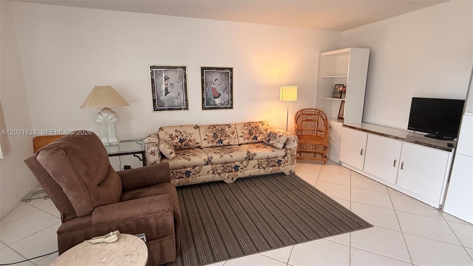 KINGS POINT PIEDMONT COND - Residential Lease