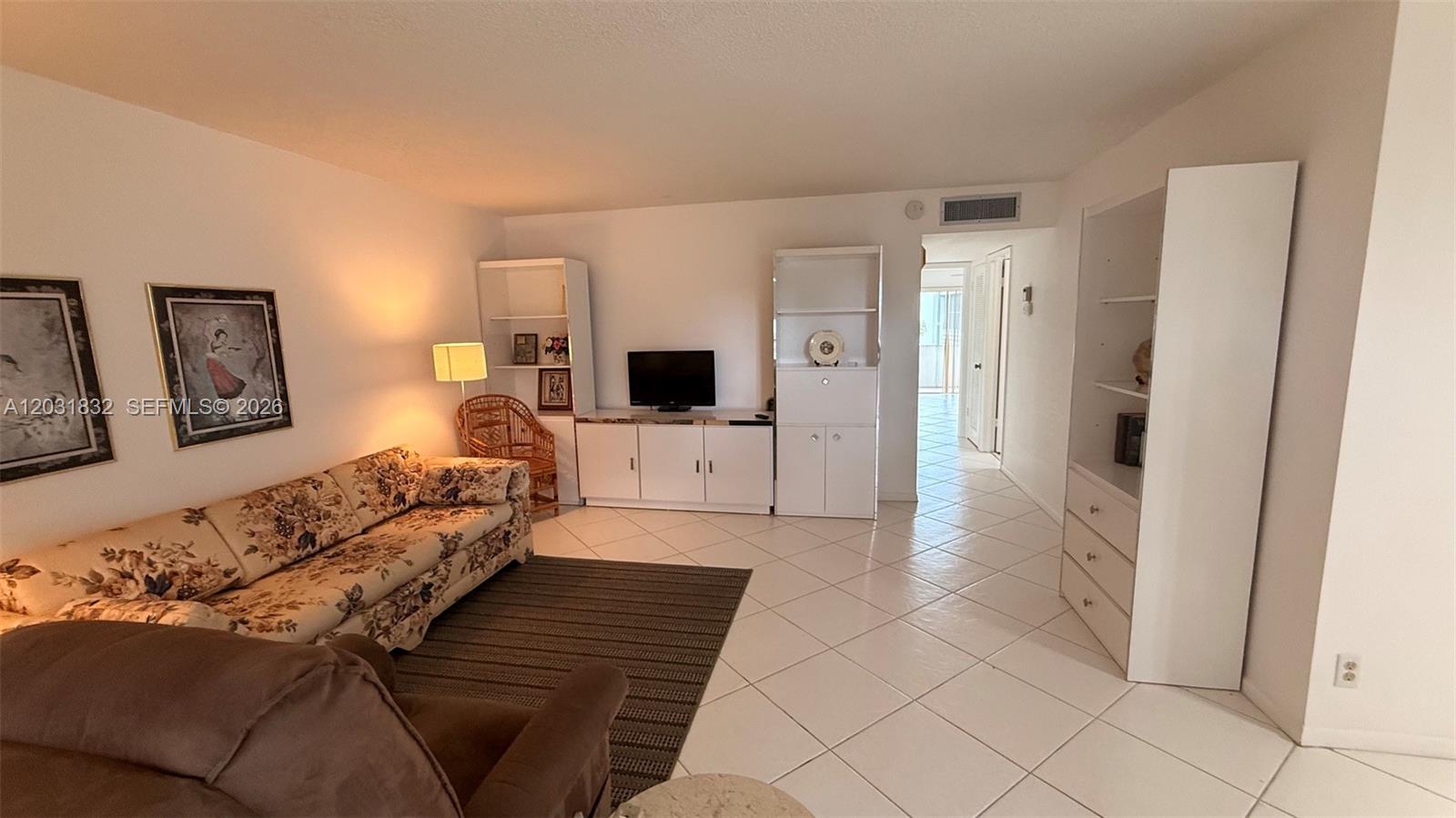 KINGS POINT PIEDMONT COND - Residential Lease