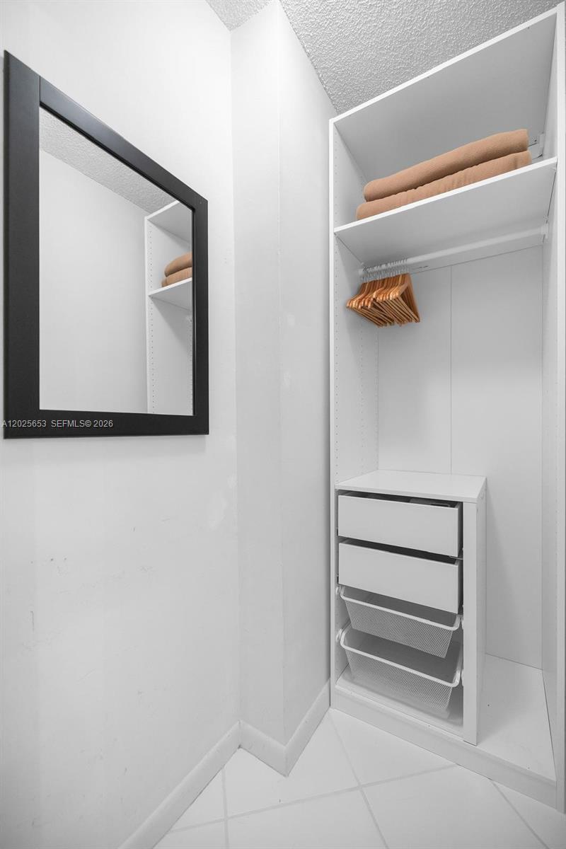 RONEY PALACE CONDO - Residential Lease