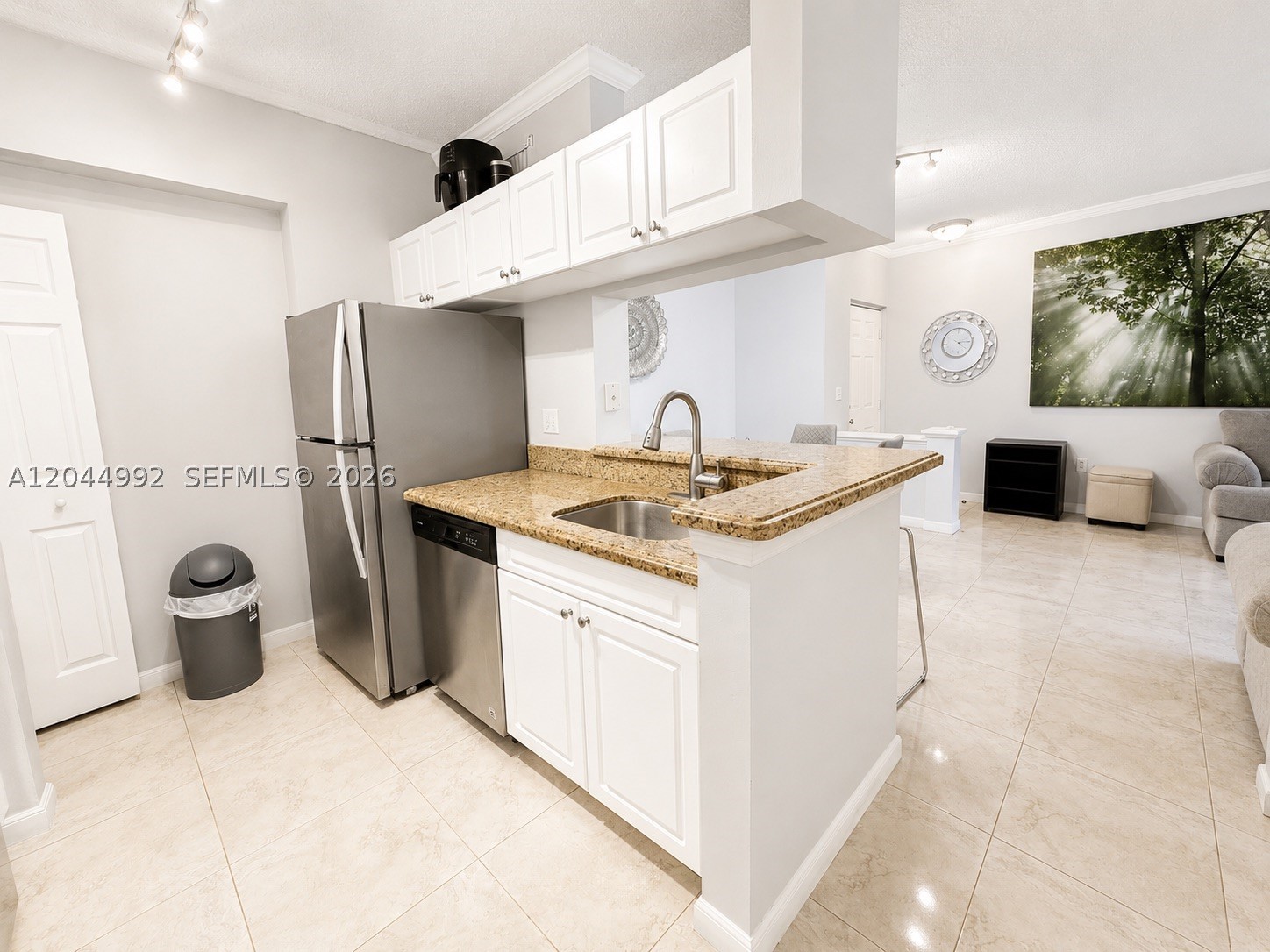 PORTO BELLAGIO CONDO - Residential Lease