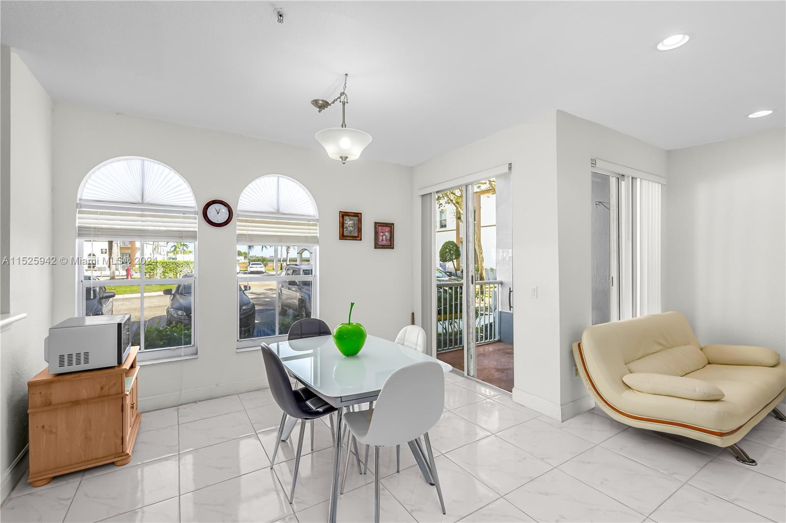 COURTYARDS TWO CONDO - Residential Lease