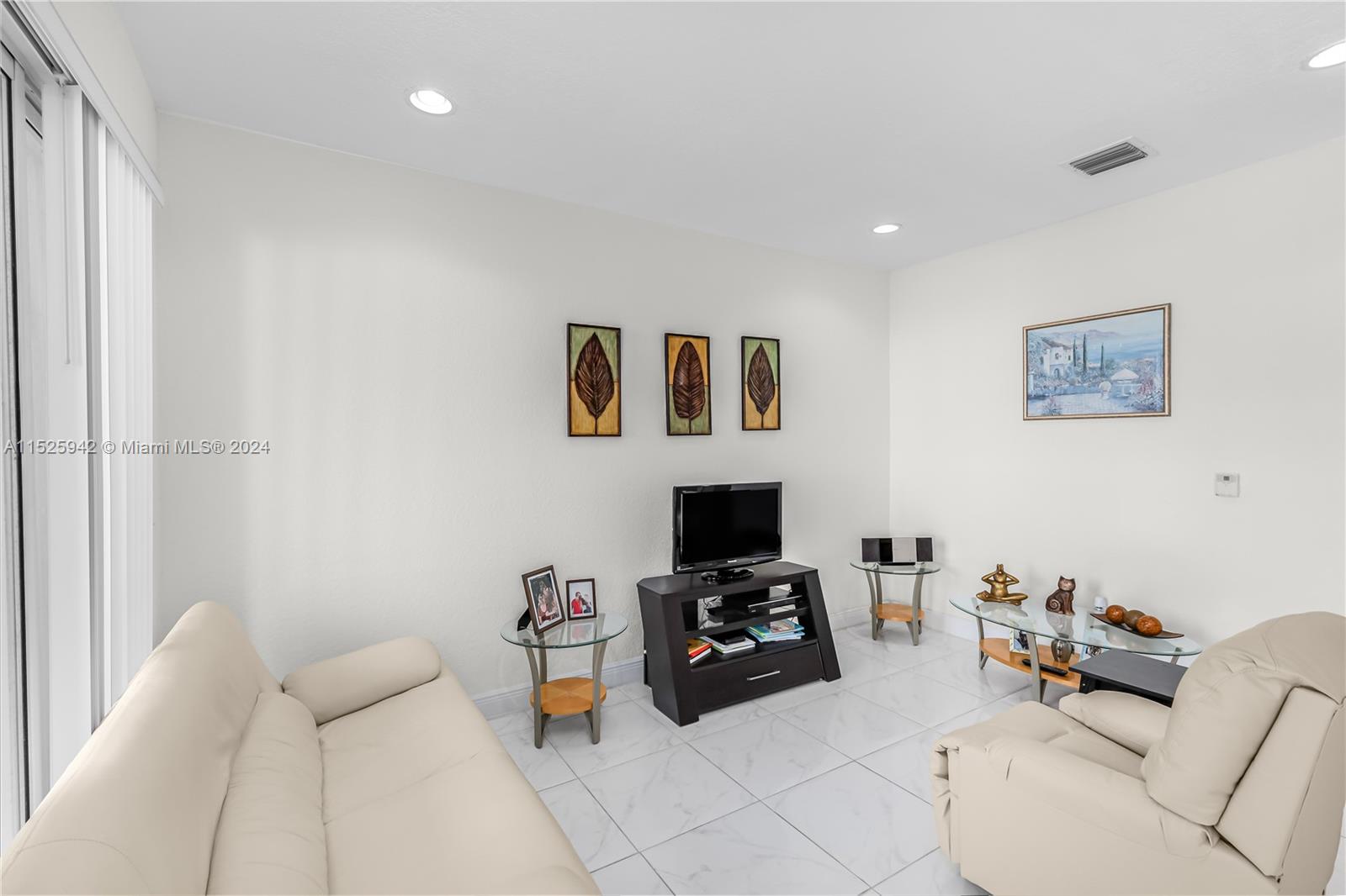 COURTYARDS TWO CONDO - Residential Lease