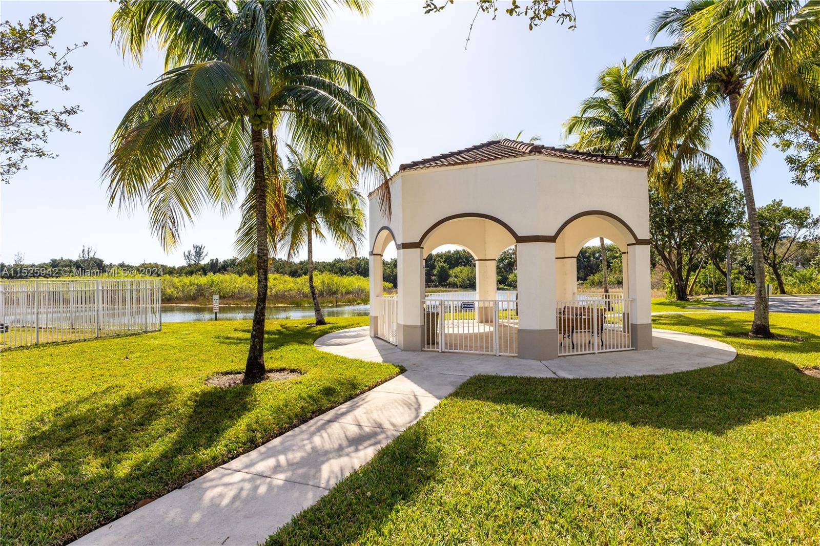 COURTYARDS TWO CONDO - Residential Lease