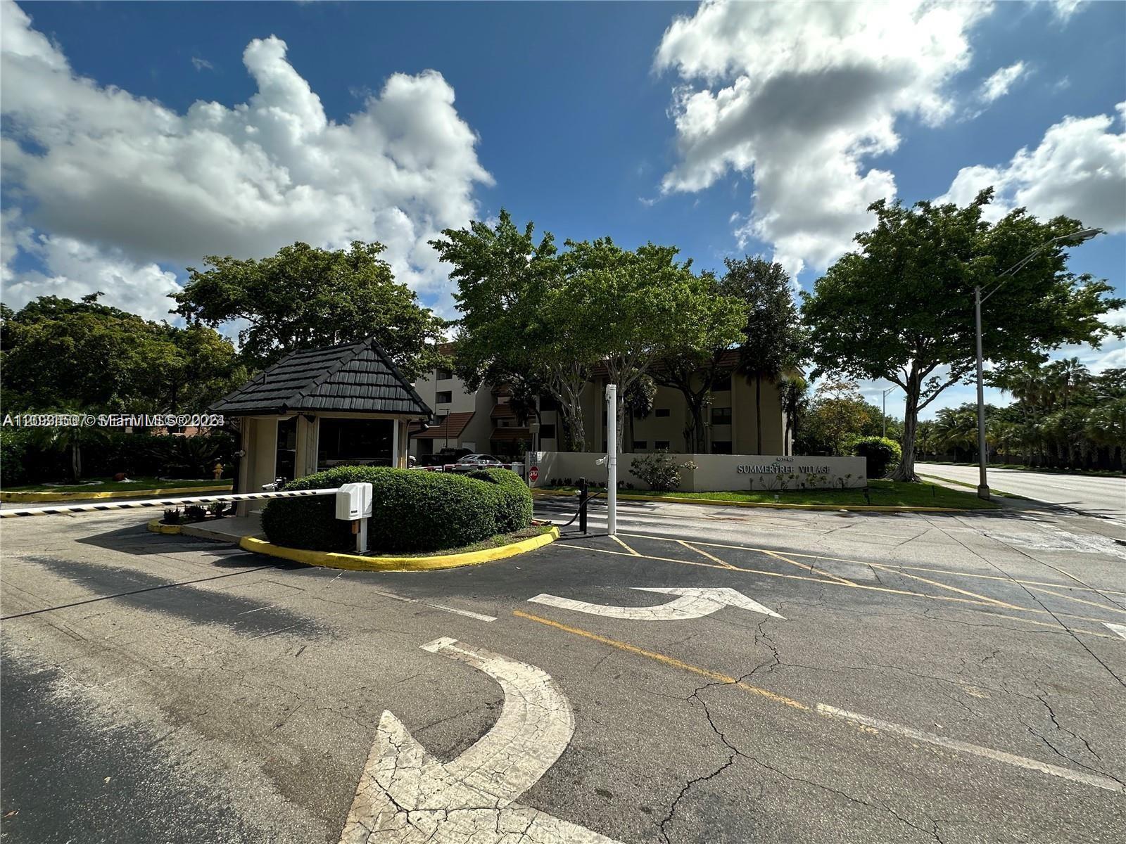 SUMMERTREE VILG CALIF CL - Residential