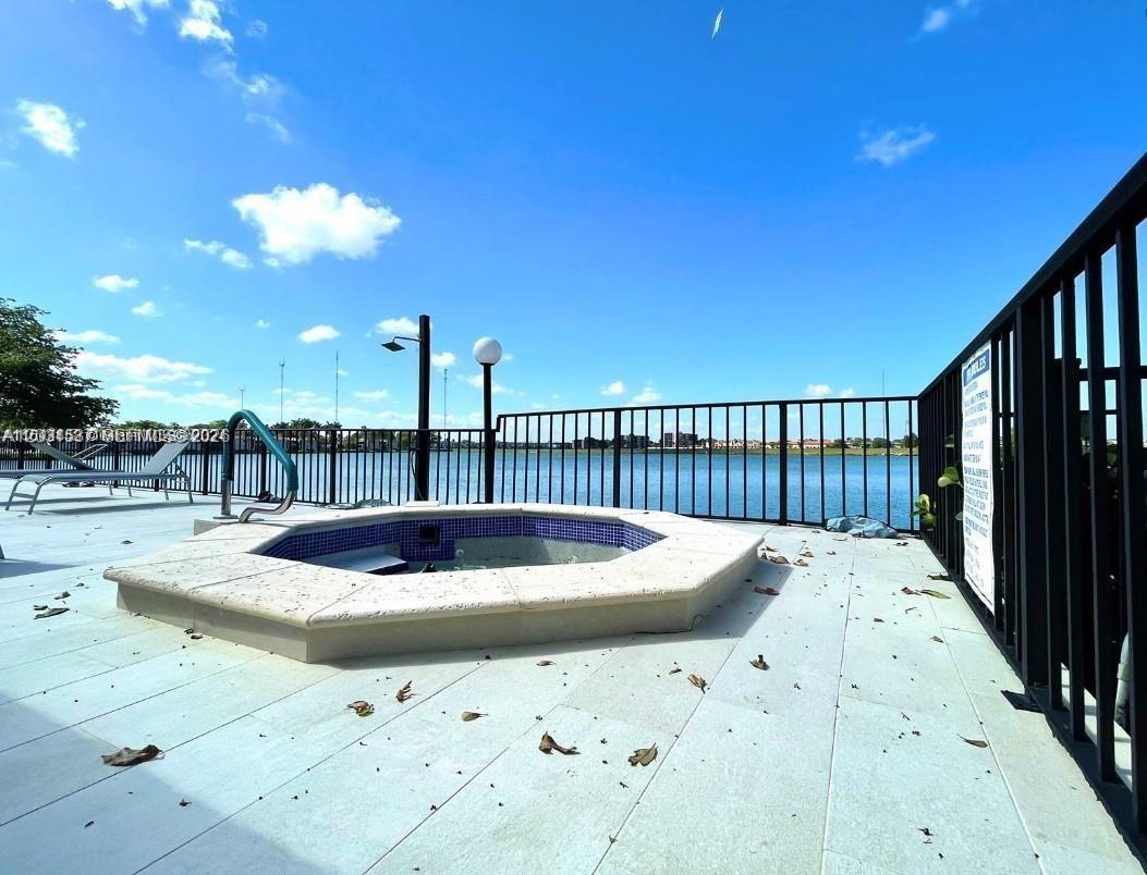 SUMMERTREE VILG CALIF CL - Residential