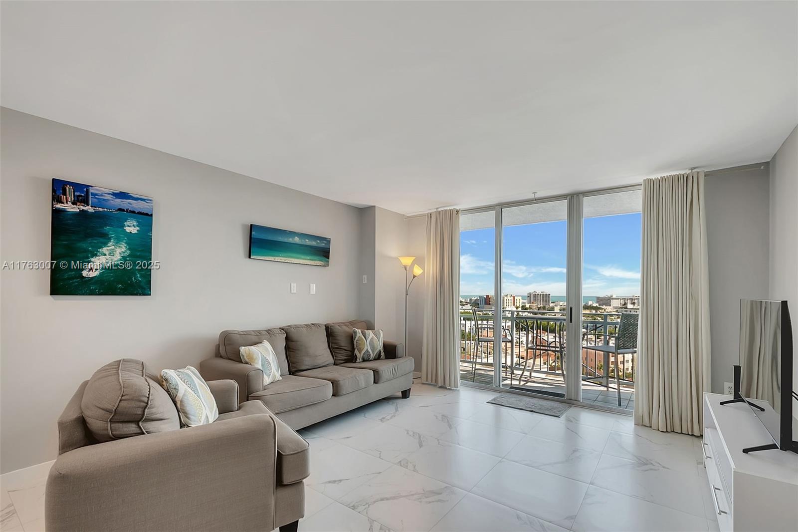 Yacht Club - Residential
