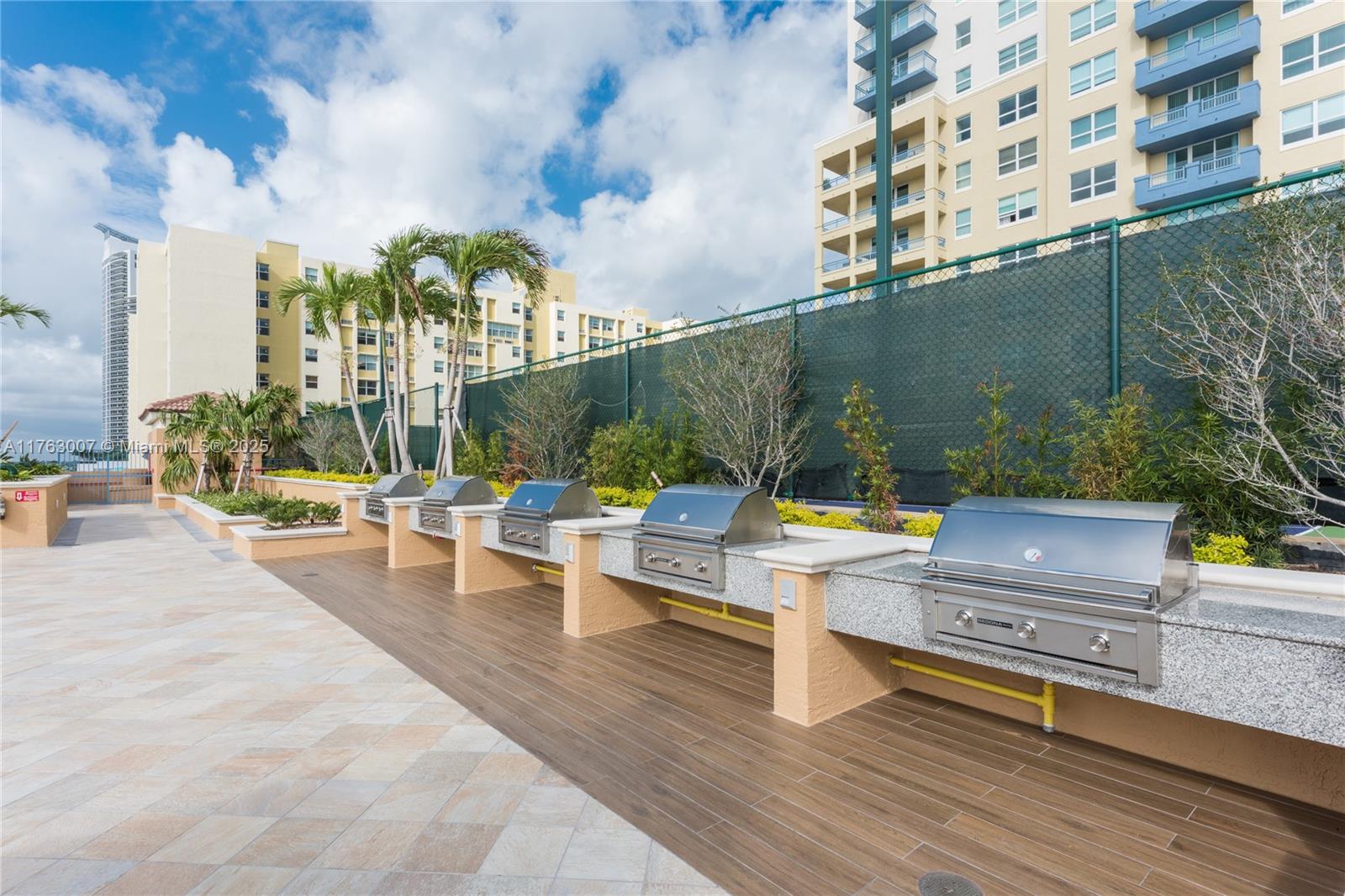 Yacht Club - Residential