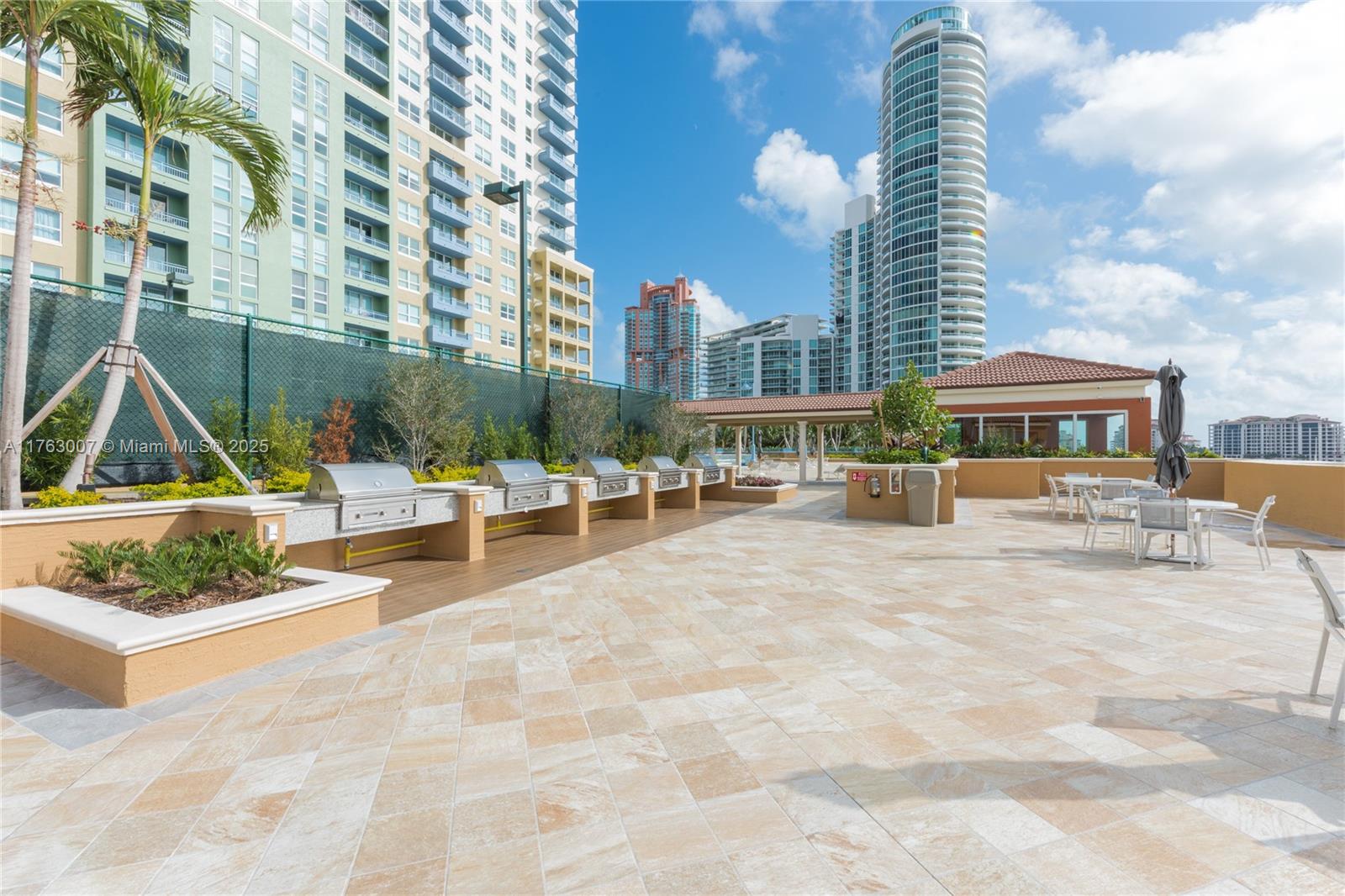 Yacht Club - Residential
