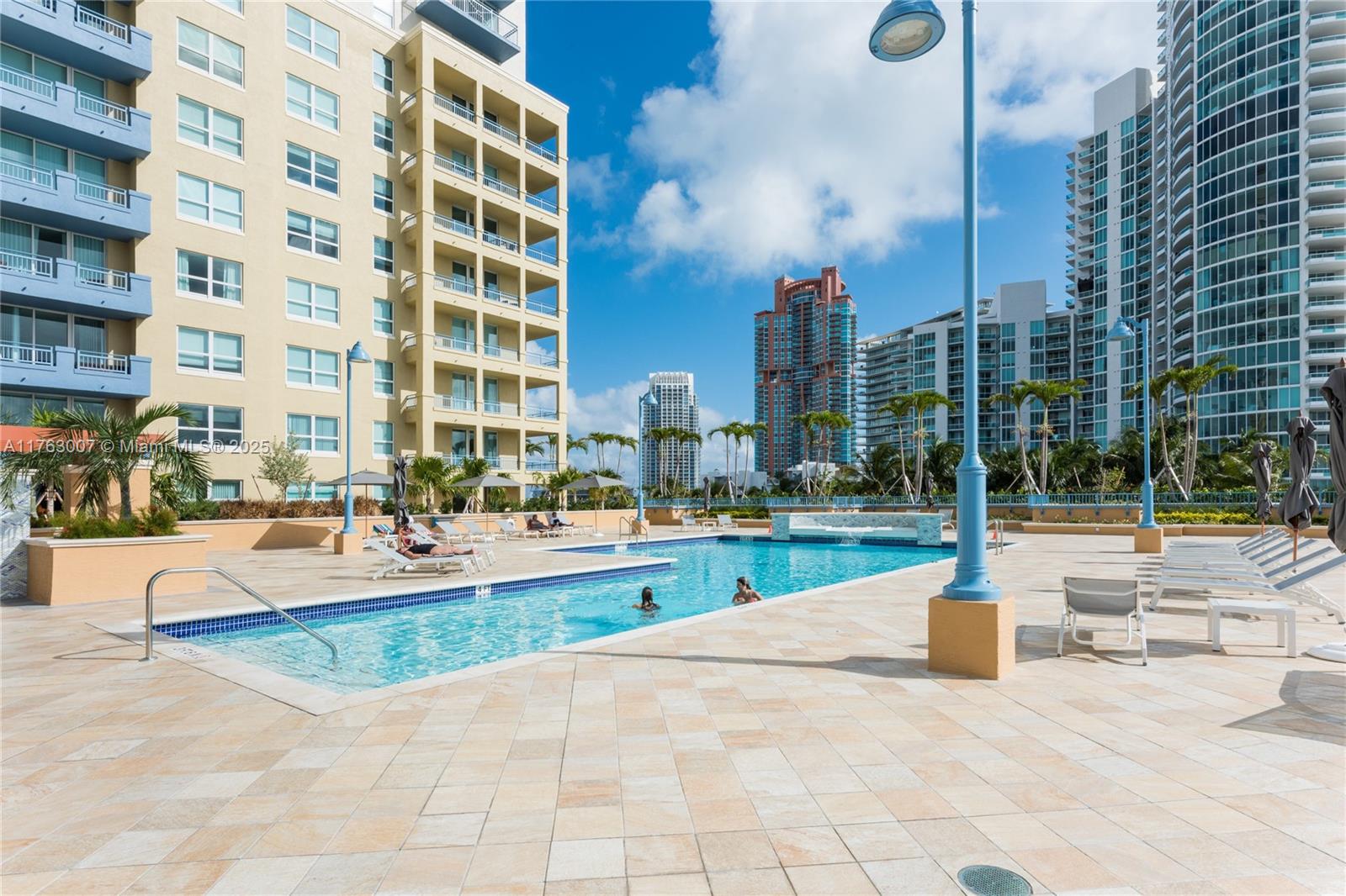 Yacht Club - Residential