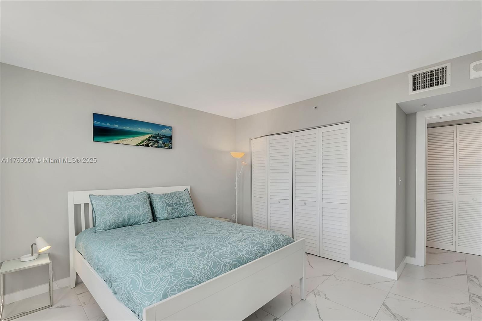 Yacht Club - Residential