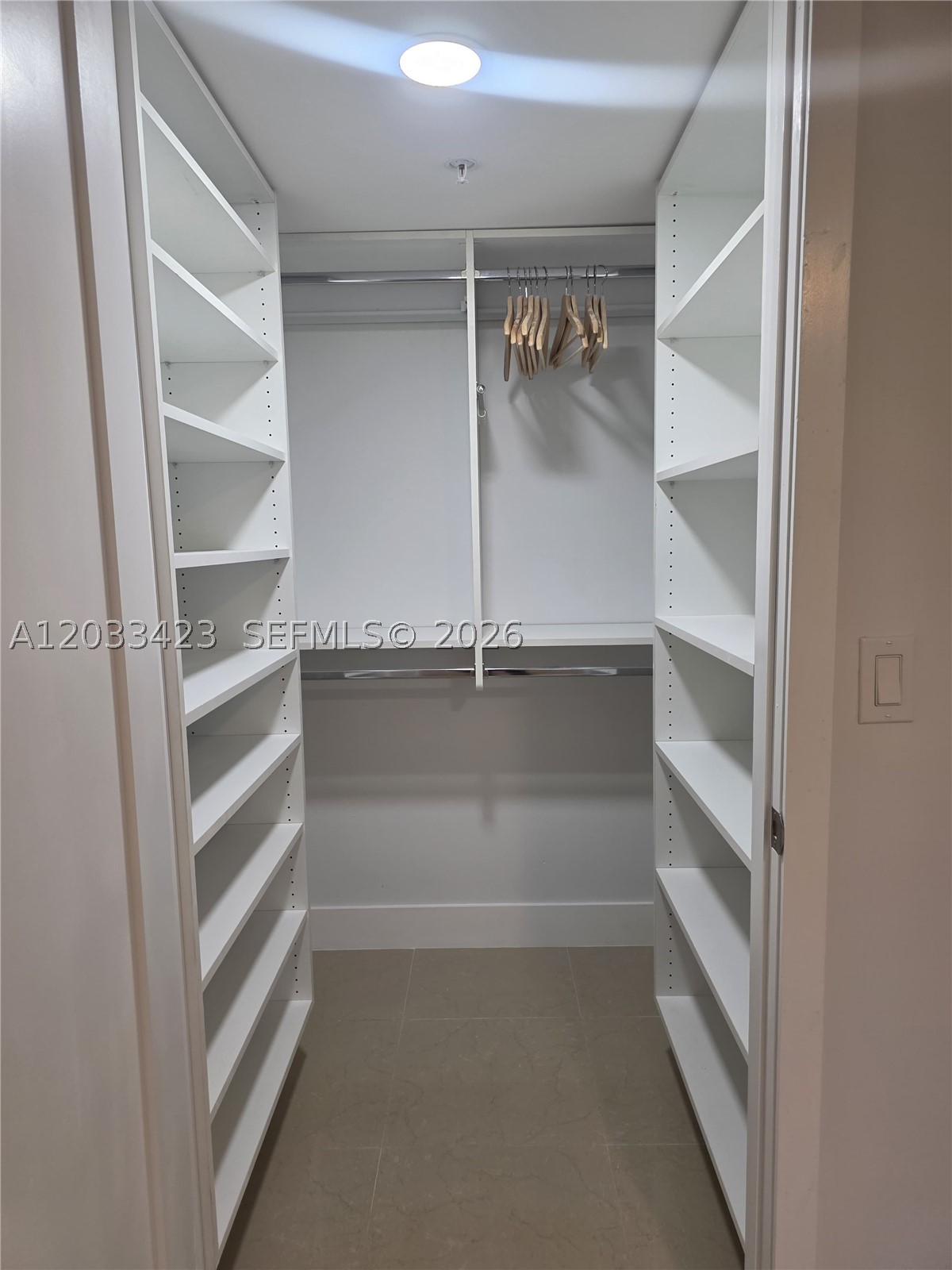 ROYAL GRAND CONDO - Residential Lease