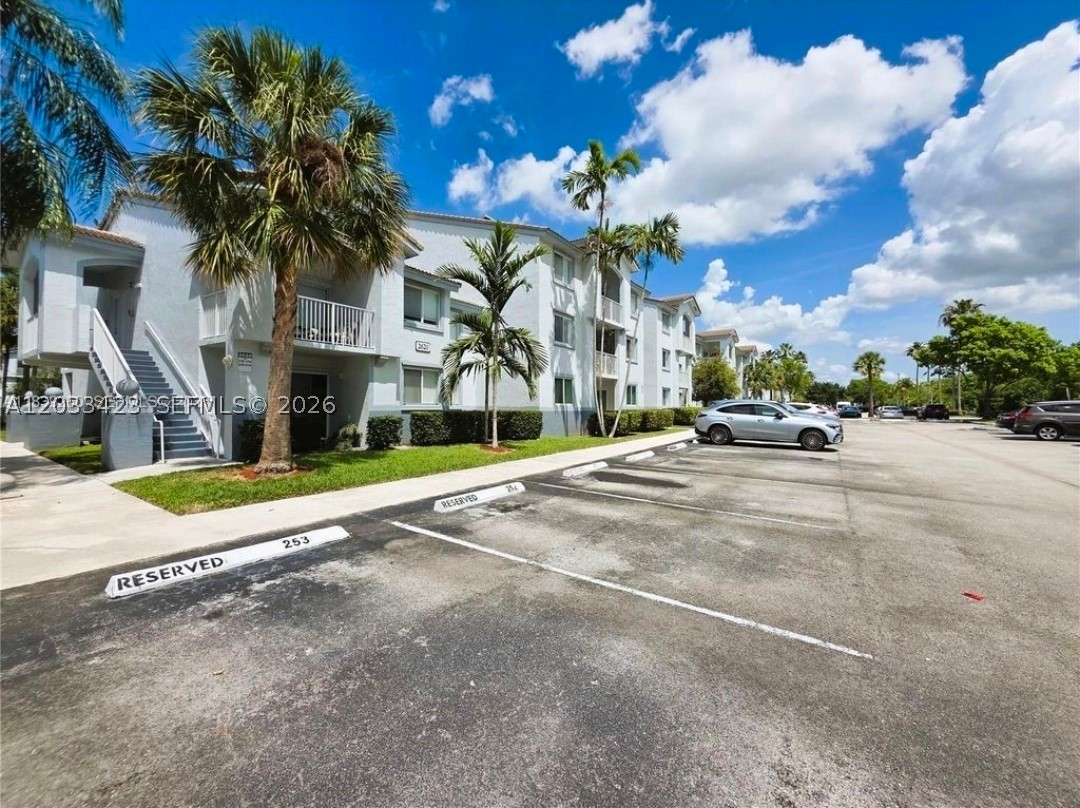 ROYAL GRAND CONDO - Residential Lease