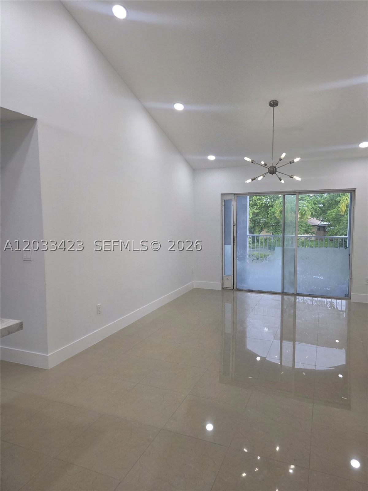 ROYAL GRAND CONDO - Residential Lease