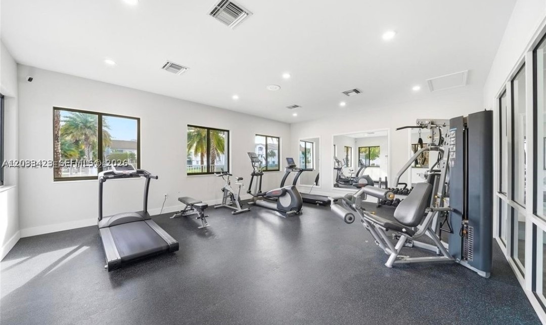 ROYAL GRAND CONDO - Residential Lease