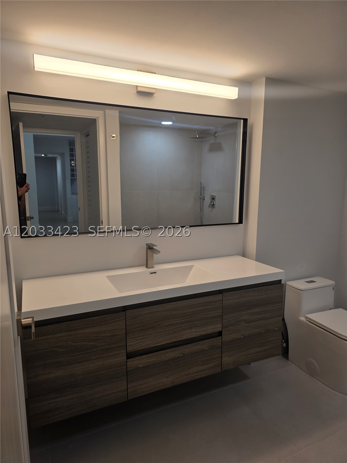 ROYAL GRAND CONDO - Residential Lease